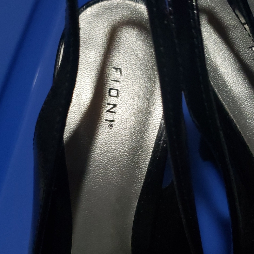 Women's Heels - Picture 4 of 5